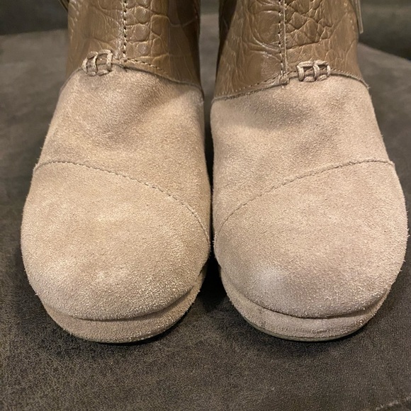 Toms Desert Wedge Ankle Booties - Picture 4 of 6